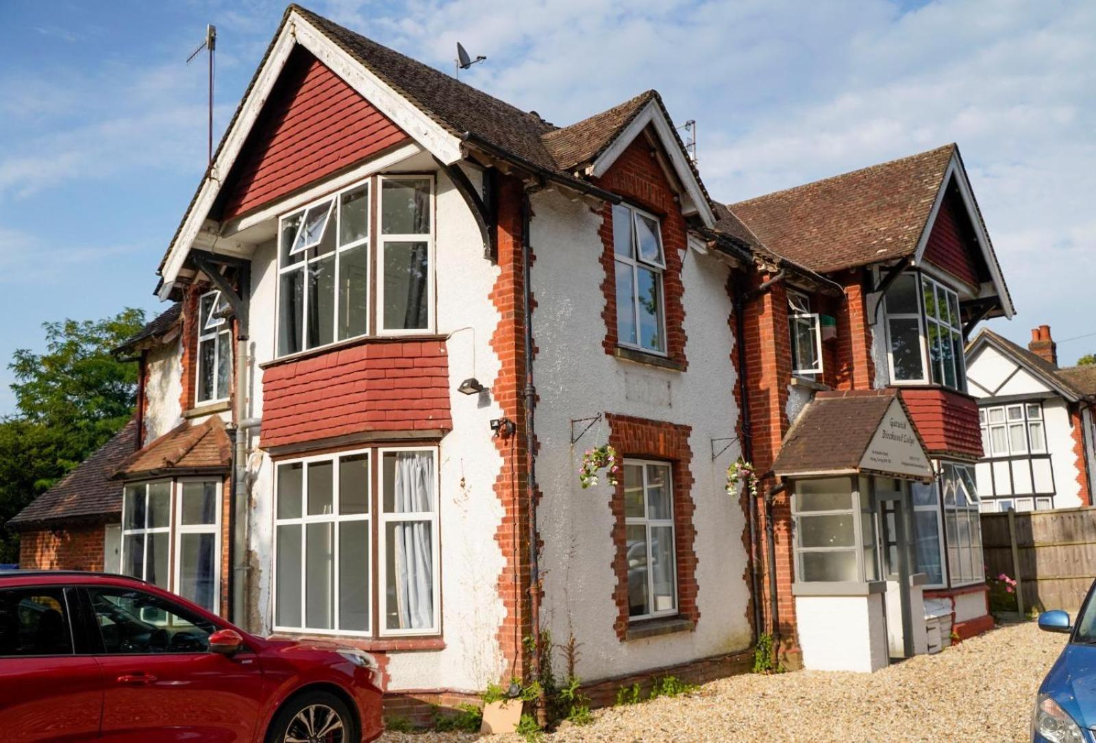 The Lodge By Birchwood Horley Exterior foto